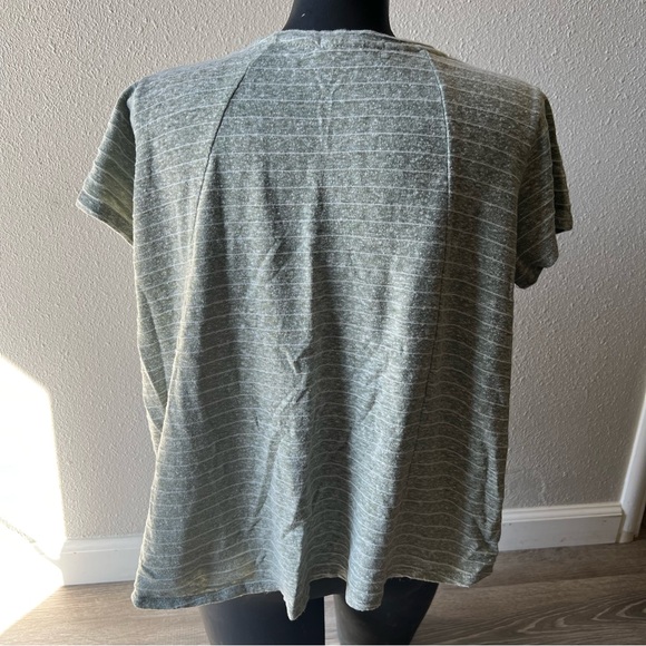 Chloe K Size Small Light Green and White Striped Flowy T-Shirt - Picture 6 of 7